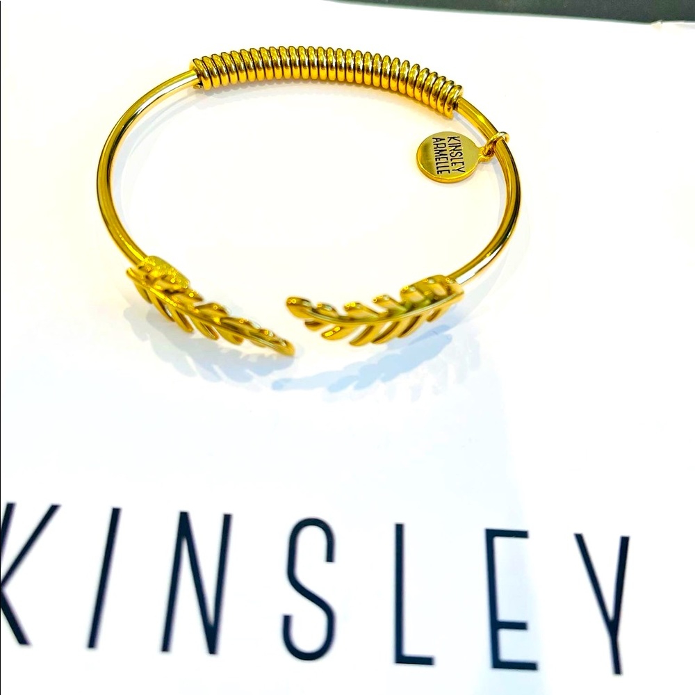 Kinsley Armelle gold leaf bracelet